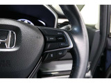 Hondaセンシングの機能のひとつ、アダプティブクルーズコントロール付!アクセルから足を離しても設定したスピードと前車との車間を保ち走行してくれます!車線維持もアシスト☆高速道路で疲労軽減ですね☆
