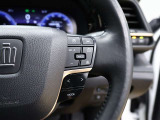 レーダークルーズコントロール(全車速追従機能付)付きです。車速に応じて追従支援してくれるので、ロングドライブも快適です。詳細は販売店スタッフまでおたずねください。