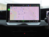 ディスカバーメディア搭載。「VW Connect」というeSIMが内蔵された画期的なシステムです。地図データなど自動で情報を更新することができるのが大きな魅力。なお、CD/DVD・TVは廃止されてます