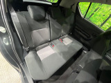 コンパクトカーですが、セカンドシートは十分な広さがあり快適にお乗りいただけます♪シートを倒して大きな荷物を積んだりと、用途の幅が広い1台です。