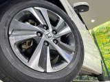 【純正15インチアルミホイール】外観にマッチした純正アルミホイールを装着しております。各種社外アルミホイールや、スタッドレスタイヤも取扱いしております。是非ご相談ください♪