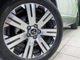 【純正18インチアルミホイール】外観にマッチした純正アルミホイールを装着しております。各種社外アルミホイールや、スタッドレスタイヤも取扱いしております。是非ご相談ください♪