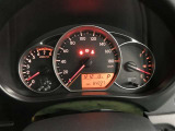 とっても見やすいメーターです。夜間時はラグジュアリーな気分にさせてくれる照明が魅力ですので、夜のドライブも楽しみになりますよ♪
