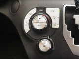 当車両はオートエアコン搭載になります。