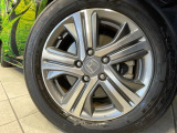 【純正16インチアルミホイール】外観にマッチした純正アルミホイールを装着しております。各種社外アルミホイールや、スタッドレスタイヤも取扱いしております。是非ご相談ください♪