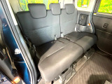 後部座席も気になるようなキズ・汚れやへたり等、大きなダメージはなく、良好な状態です。