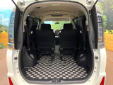 後席を格納すると、これだけの広さが!シーンに合わせたシートアレンジで、大きな荷物も積むことが出来ます♪
