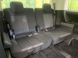 3列目シートはもちろん状態良好☆大人でもゆったりと座って頂けますので、大人数でのお出かけもラクラクです♪ご家族で、気の知れた仲間で、ドライブに行くのが楽しみですね♪