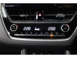 運転席と助手席、それぞれ温度調節ができ、オールシーズン快適なオートエアコンとなっております!