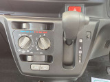 シフトレバーも握りやすく操作面も良好!