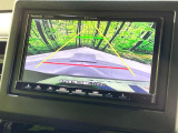 【バックカメラ】駐車時に後方がリアルタイム映像で確認できます。大型商業施設や立体駐車場での駐車時や、夜間のバック時に大活躍!運転スキルに関わらず、今や必須となった装備のひとつです!
