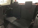 3列目シートは折りたたみ可能です。キャンプ用品など大きな荷物もばっちり収納可能です!