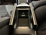 メモリー付き電動シートも装備されておりますのでシート位置を3パターン記憶できます。