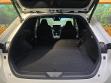 後席を格納すると、これだけの広さが!シーンに合わせたシートアレンジで、大きな荷物も積むことが出来ます♪