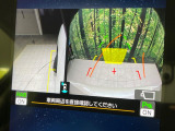 【サイド&バックカメラ】停車・駐車時に死角になりがちな運転席から見えづらいサイドとリアの障害物を確認できます!雨天時や夜間などは特に活躍してくれるアイテムです。