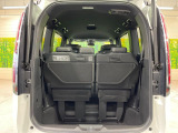 普段のお買い物や通勤、送迎等に十分な荷室スペースを確保しております。セカンドシートを倒すと、大きな荷物の積載も可能です♪