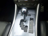 パドル付フロアシフトです。