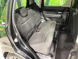 後部座席も気になるようなキズ・汚れやへたり等、大きなダメージはなく、良好な状態です。