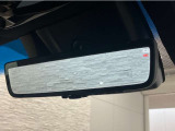 デジタルインナーミラー付いてます!車両後方にあるカメラを使用して撮影した映像をミラー上に表示する運転補助装置です!