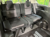 後部座席も気になるようなキズ・汚れやへたり等、大きなダメージはなく、良好な状態です。