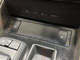 【シートヒーター】スイッチを入れると数十秒で座席が温かくなります。エアコンとは違い、身体と密着しているシートが温まるので、冬場には嬉しい装備です!