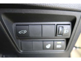 【パワーバックドア】車内に設置したスイッチやパワーバックドアのスイッチを押すことで、リアゲートの開閉が自動!!