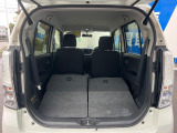 普段のお買い物や通勤、送迎等に十分な荷室スペースを確保しております。セカンドシートを倒すと、大きな荷物の積載も可能です♪