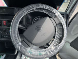 ハンドルも操作性良好です!車内もクリーニングしてのお引渡しになります。