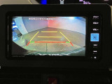 バックギアに入れると、このように後方が映し出されます!駐車の際とても安心!便利!最終確認はご自身の目と耳で必ず行ってください!