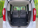 普段のお買い物や通勤、送迎等に十分な荷室スペースを確保しております。セカンドシートを倒すと、大きな荷物の積載も可能です♪