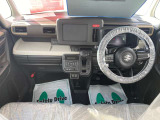 運転席・助手席の俯瞰視点です!乗った際のイメージが湧きます!