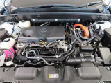 2500ccガソリンエンジン+モーターのハイブリッドです。