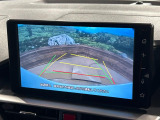 【バックカメラ】駐車時に後方がリアルタイム映像で確認できます。大型商業施設や立体駐車場での駐車時や、夜間のバック時に大活躍!運転スキルに関わらず、今や必須となった装備のひとつです!