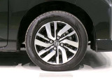 純正のアルミホイール装着車です。タイヤサイズは165/65R14です。