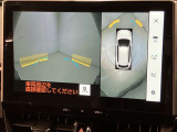 パノラミックビューモニター(シースルービュー機能つき)愛車を上から眺めた映像をナビ画面に表示いたします。メーカーオプション品につき後付けできません。