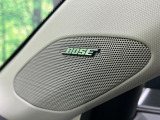 【BOSEサウンドシステム】メーカーオプションの高品位サウンドシステムを搭載。専用のチューニングが施された大小様々なスピーカーから良質なサウンドが奏でられ、臨場感あふれる音響空間を演出します。