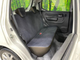 後部座席も気になるようなキズ・汚れやへたり等、大きなダメージはなく、良好な状態です。