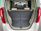 【トランク】積み込みやすくて、たっぷり積める荷室です。シートアレンジできるものは、乗車人数と荷物の量や大きさによってシートを動かすことができるので、より快適なドライブが可能です!