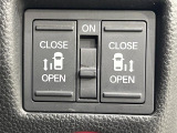 【両側パワースライドドア】スマートキーや運転席のスイッチで後席両側スライドドアの開閉が可能♪電動だから力を入れてドアを開ける必要が無く、小さなお子様でも簡単に開け閉めでき快適です♪