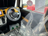運転席・助手席の俯瞰視点です!乗った際のイメージが湧きます!