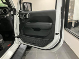 運転席ドア内張です。