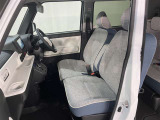 運転席、助手席です。クリーニング済みで綺麗になっております。