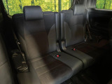3列目シートはもちろん状態良好☆大人でもゆったりと座って頂けますので、大人数でのお出かけもラクラクです♪ご家族で、気の知れた仲間で、ドライブに行くのが楽しみですね♪