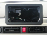 オーディオ取り付けスペースあります。 お好きなナビやオーディオを取り付け出来ます。