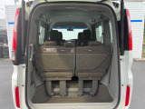 普段のお買い物や通勤、送迎等に十分な荷室スペースを確保しております。セカンドシートを倒すと、大きな荷物の積載も可能です♪
