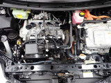 エンジンルームも隅々まで綺麗に洗浄しています