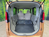 普段のお買い物や通勤、送迎等に十分な荷室スペースを確保しております。セカンドシートを倒すと、大きな荷物の積載も可能です♪
