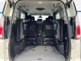 後席を格納すると、これだけの広さが!シーンに合わせたシートアレンジで、大きな荷物も積むことが出来ます♪