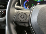 ステアリングスイッチ付き。前方から目を離すことなく操作することが可能です。