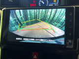 【バックカメラ】駐車時に後方がリアルタイム映像で確認できます。大型商業施設や立体駐車場での駐車時や、夜間のバック時に大活躍!運転スキルに関わらず、今や必須となった装備のひとつです!